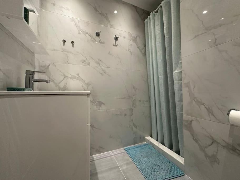 Apartment Marble Chic Getaway 1bd In Koukaki Athens